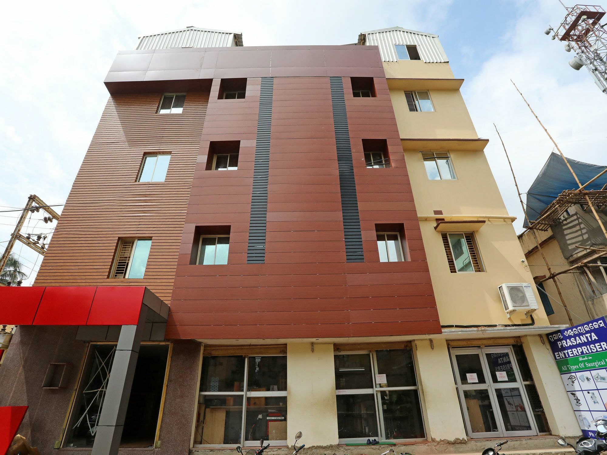 Oyo 13528 Kumud Plaza Hotel Bhubaneswar Exterior photo